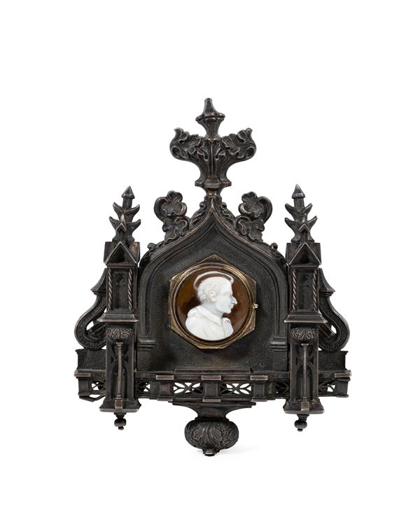 PORTARELIQUIA CON CAMMEO INCASTONATO IN ARGENTO