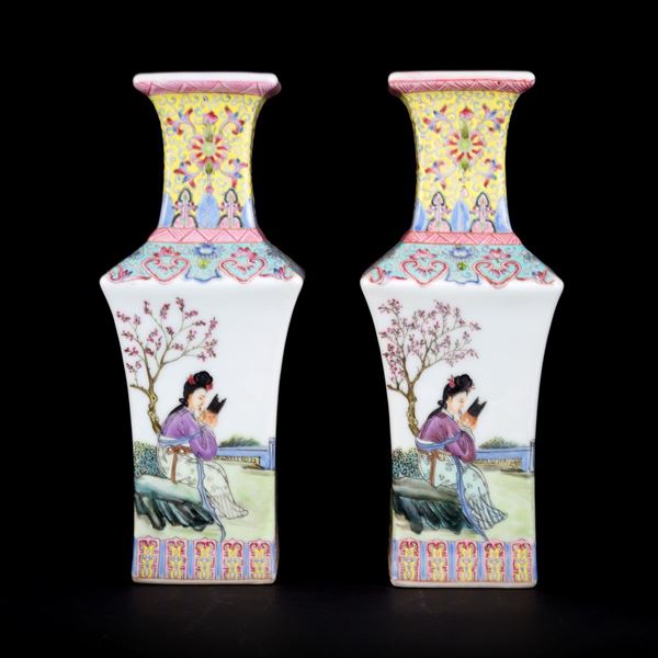 A PAIR OF FAMILLE ROSE VASES