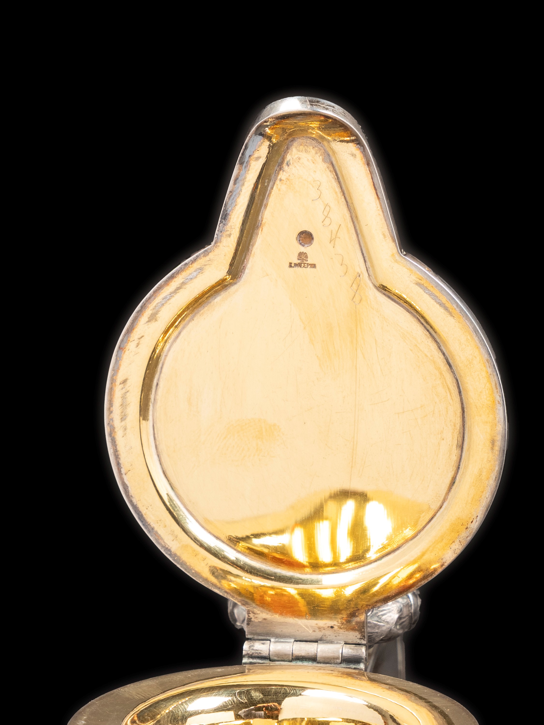 COPPIA DI BROCCHE IN CRISTALLO E ARGENTO