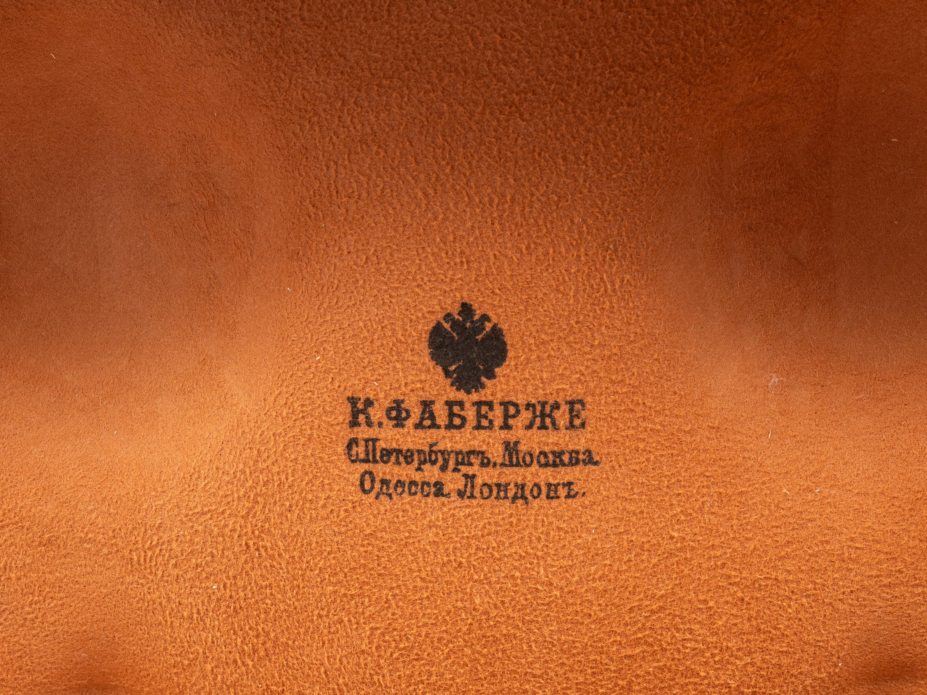 COPPIA DI BROCCHE IN CRISTALLO E ARGENTO