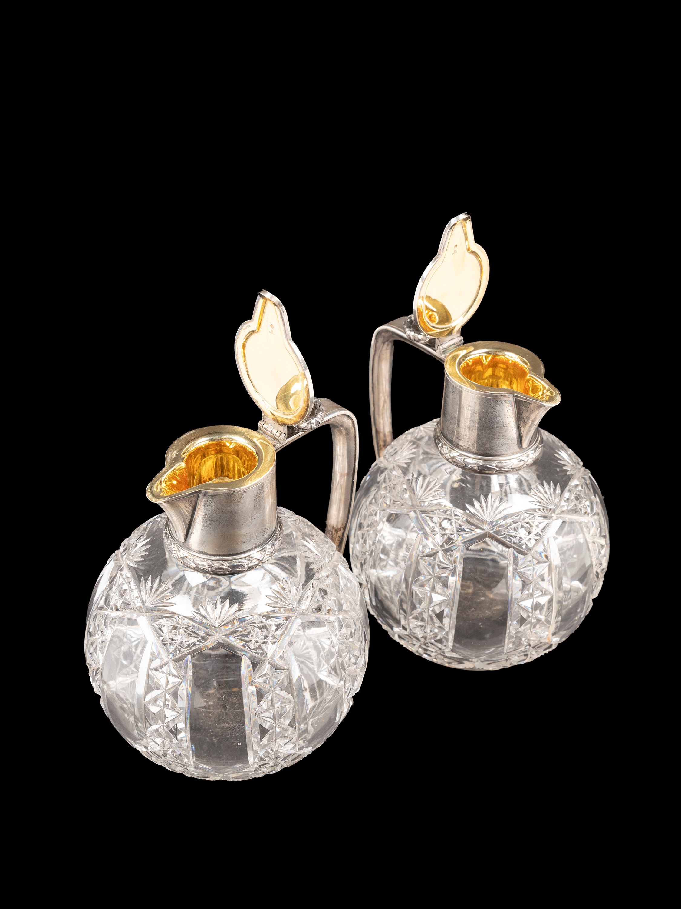 COPPIA DI BROCCHE IN CRISTALLO E ARGENTO