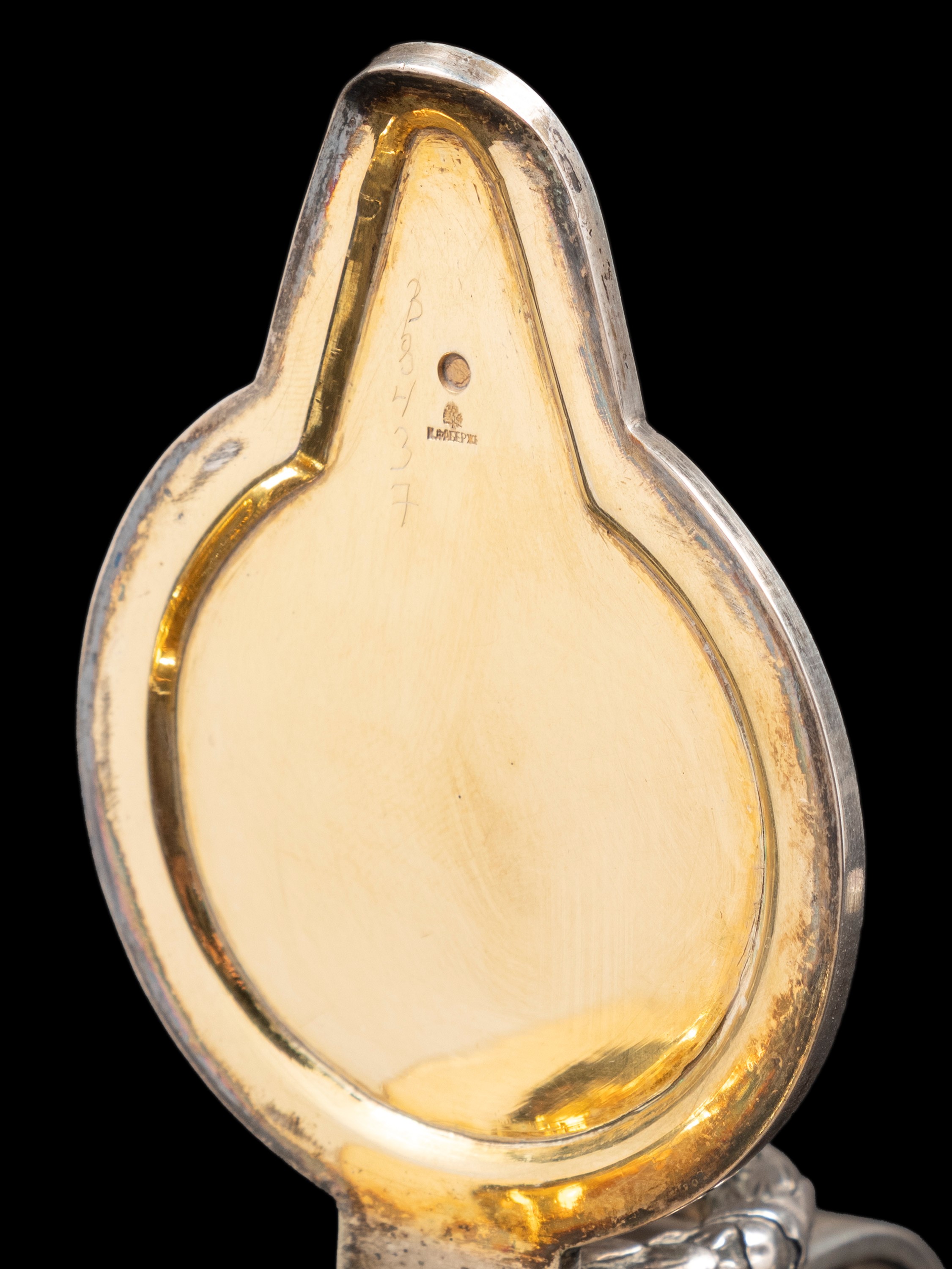 COPPIA DI BROCCHE IN CRISTALLO E ARGENTO