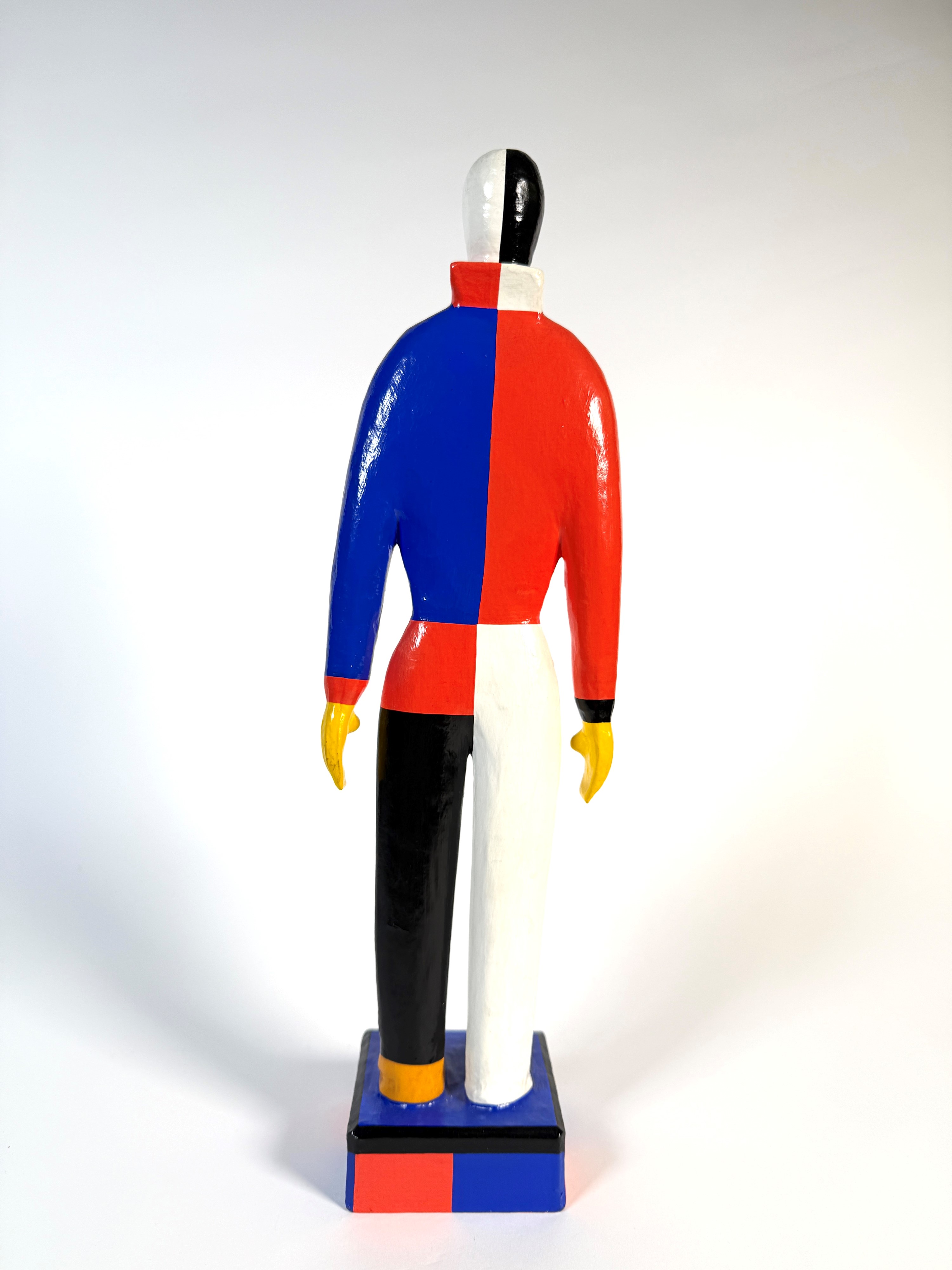 Kazimir Malevich, Scultura raffigurante 'Lo Sportivo', cartapesta, h 49 cm