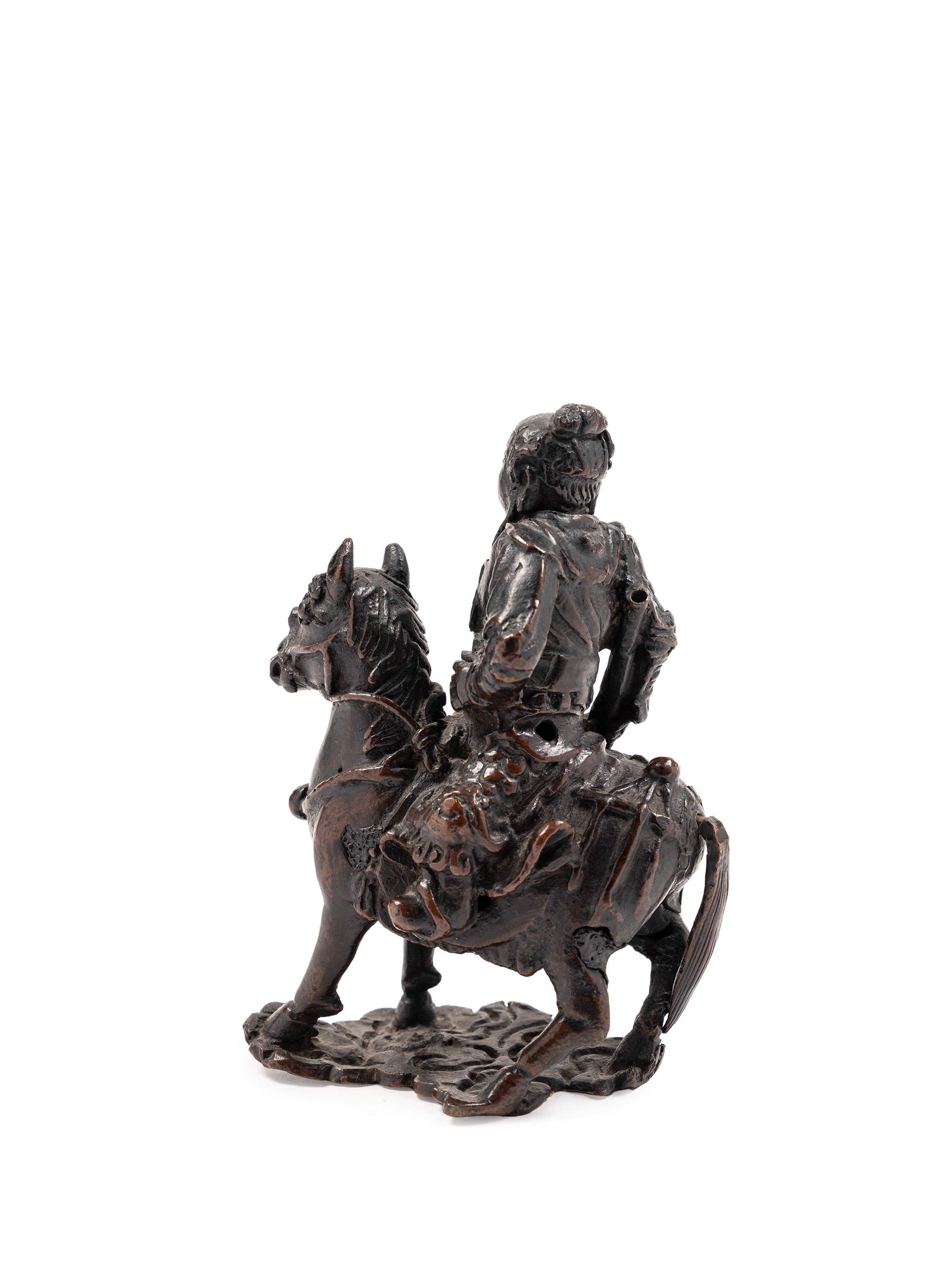 Arte cinese (dinastia Ming, XVII secolo), Scultura in bronzo a patina scura raffigurante guerrier...