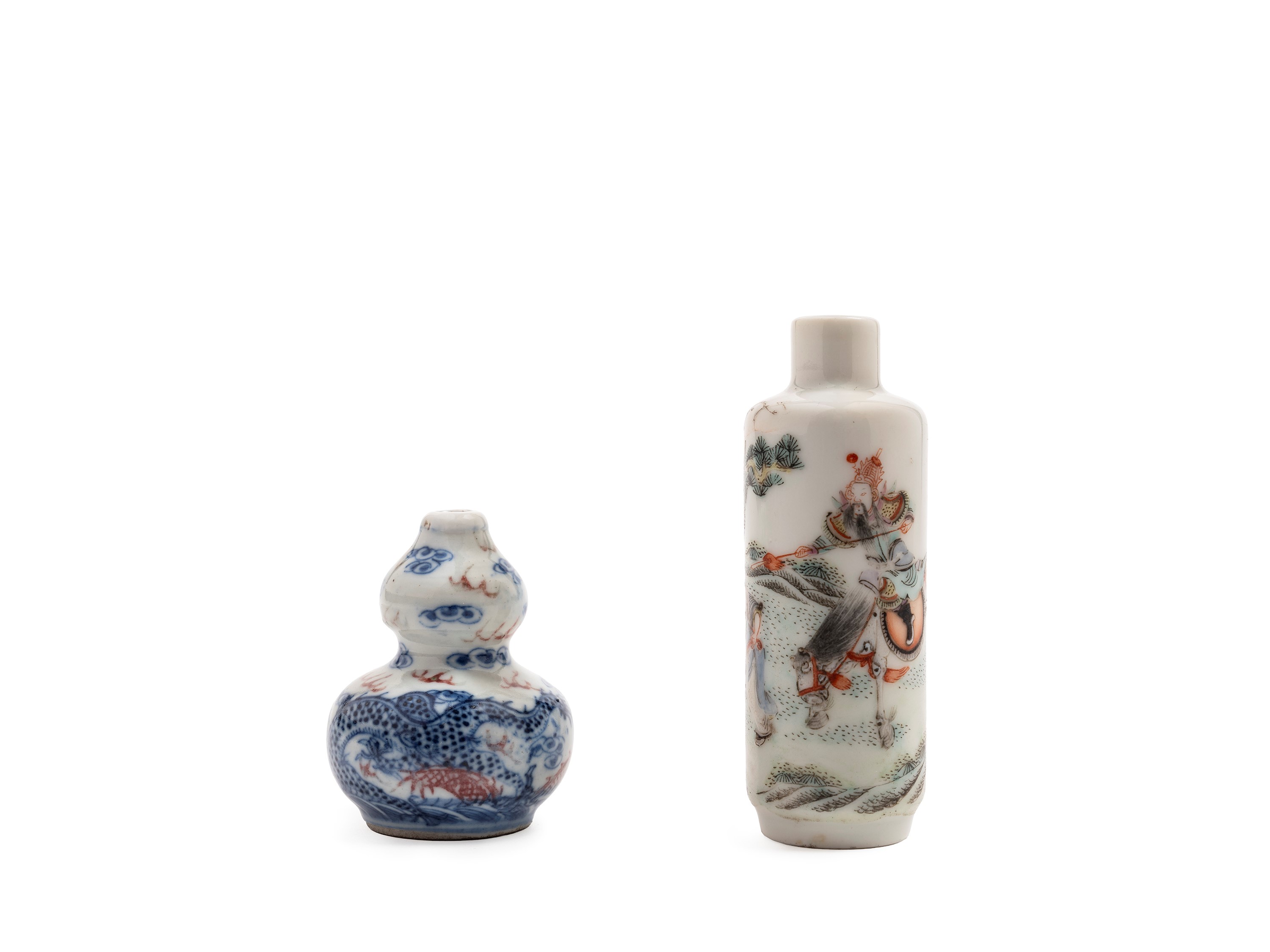 DUE SNUFF BOTTLES IN PORCELLANA