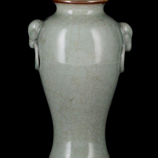 A GUAN-TYPE VASE
