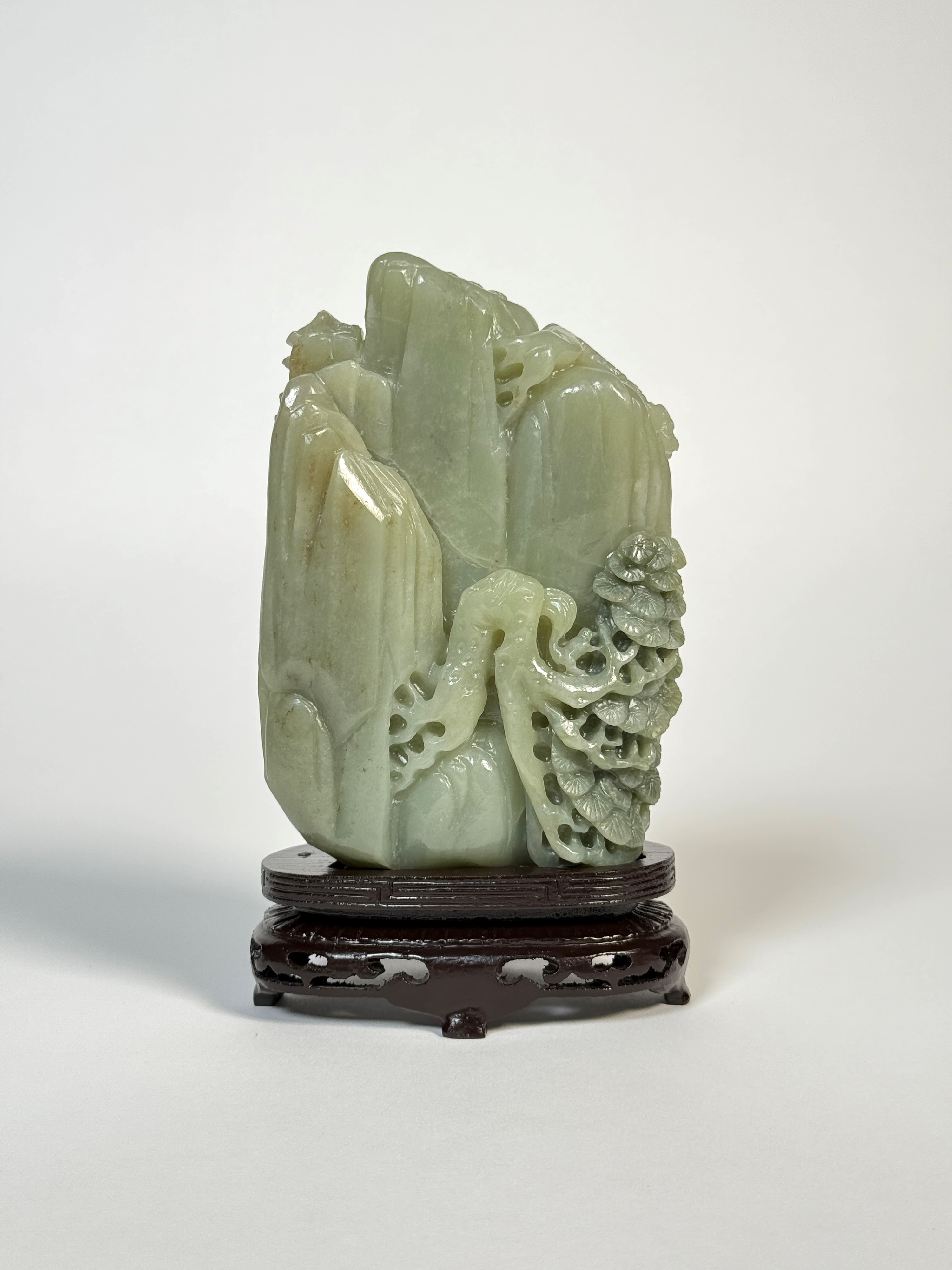 SCULTURA IN GIADA SERPENTINO