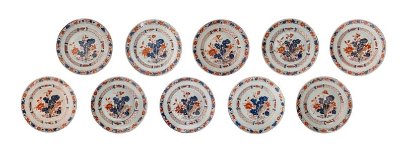 Cina (dinastia Qing, XVIII secolo), Set di dieci piatti in porcellana Imari
