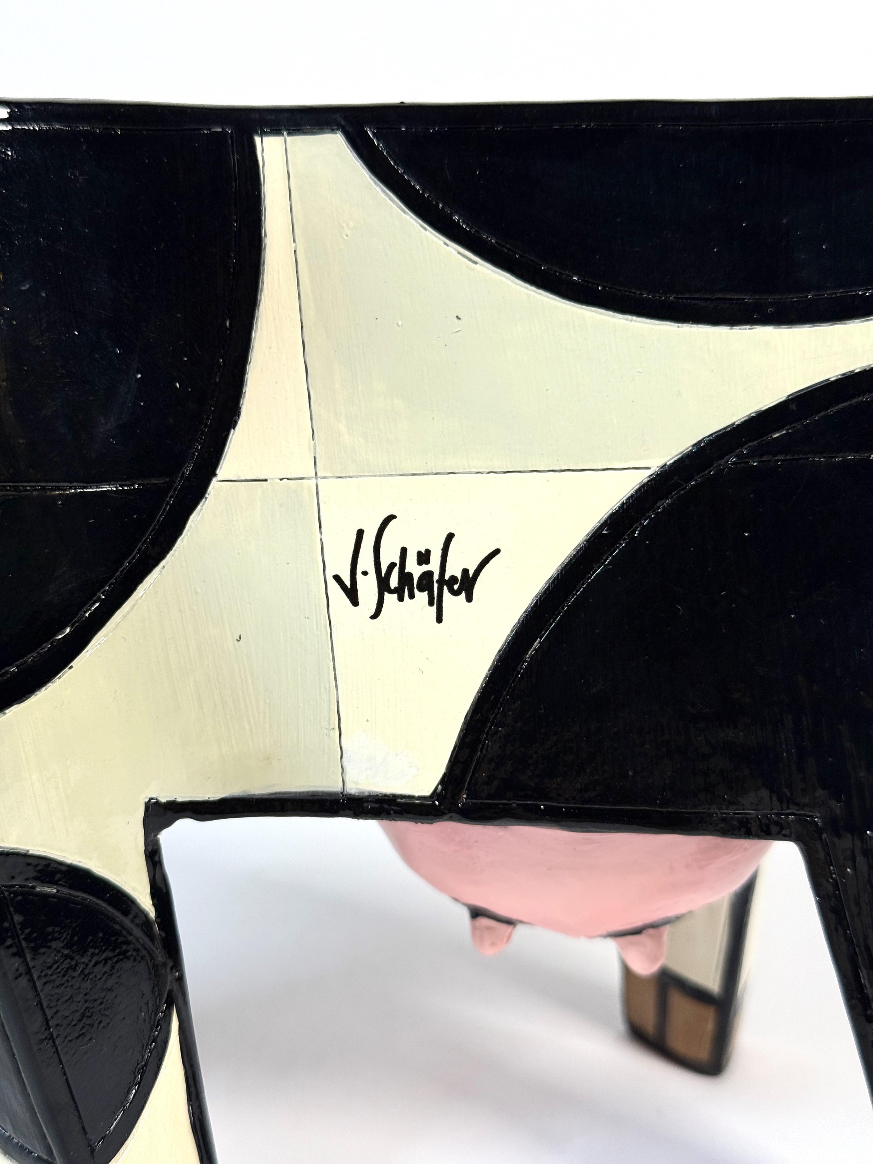 Jacqueline Schäfer - Happy Cow, scultura in resina