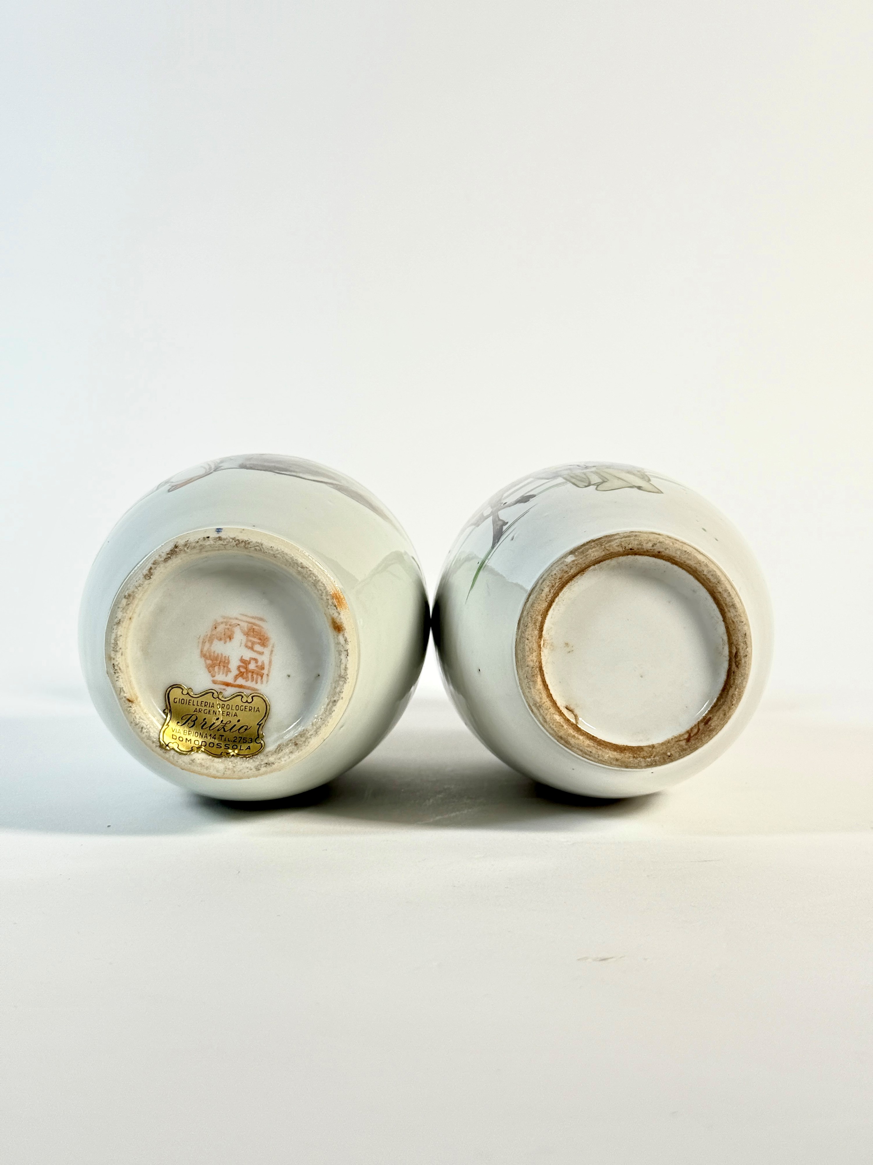 DUE VASI IN PORCELLANA