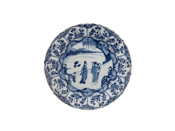 BLUE AND WHITE PORCELAIN PLATE 
