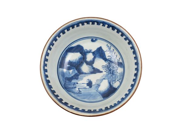 A BLUE AND WHITE KOSOMETSUKE PORCELAIN BOWL