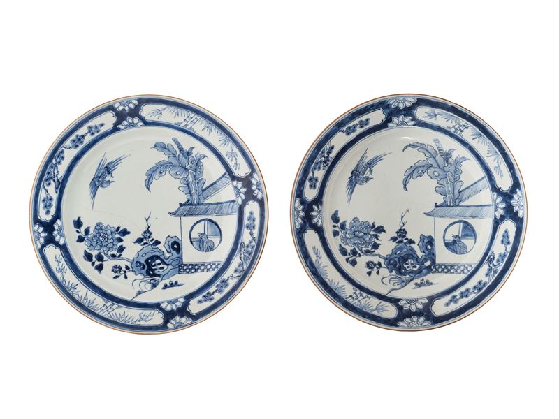 COPPIA DI PIATTI IN PORCELLANA BIANCA E BLU