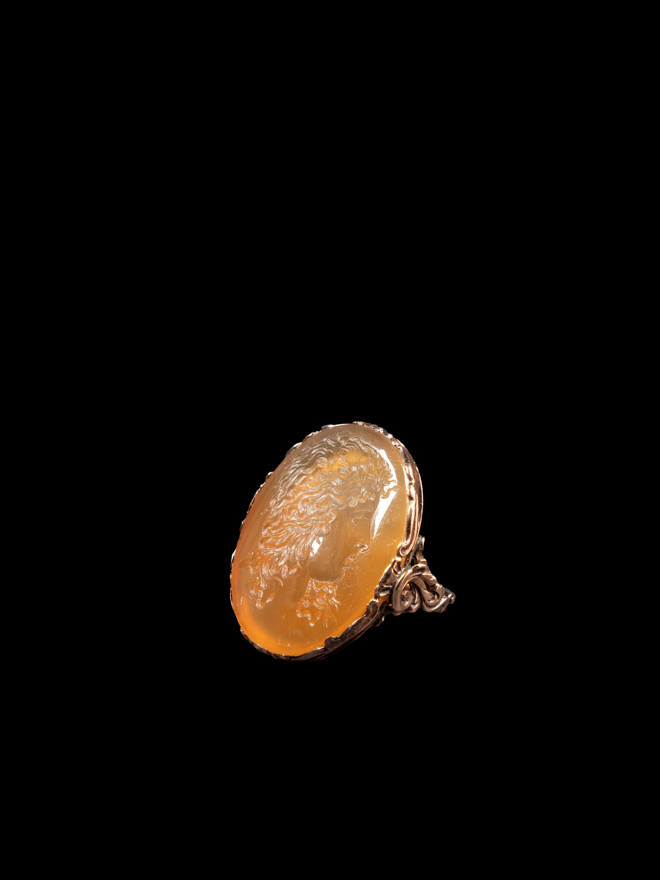 ANELLO IN ORO E CORNIOLA