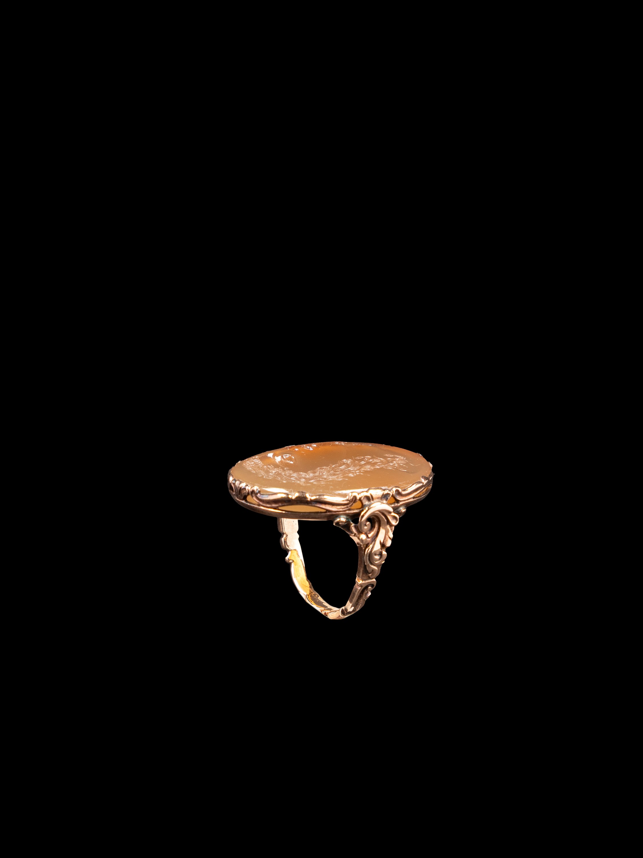 ANELLO IN ORO E CORNIOLA