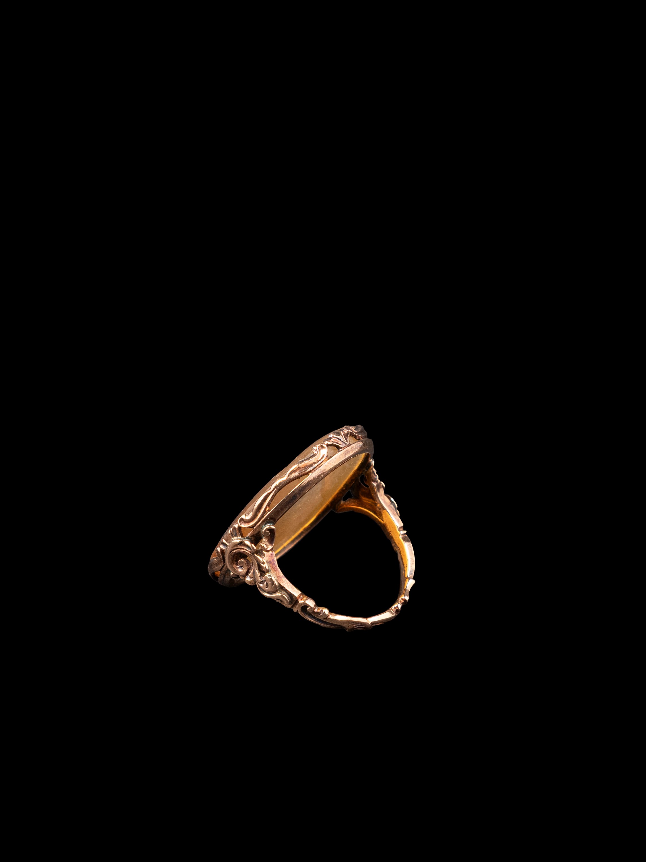 ANELLO IN ORO E CORNIOLA