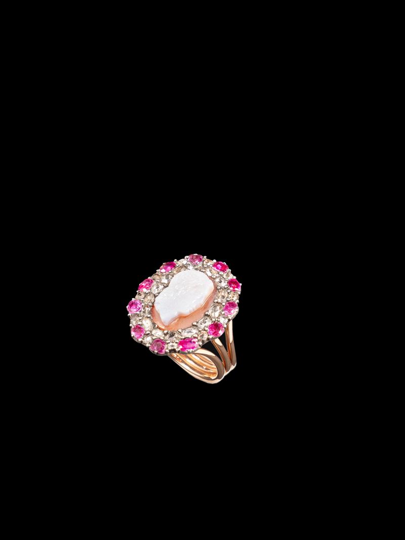 ANELLO IN ORO CON CAMMEO