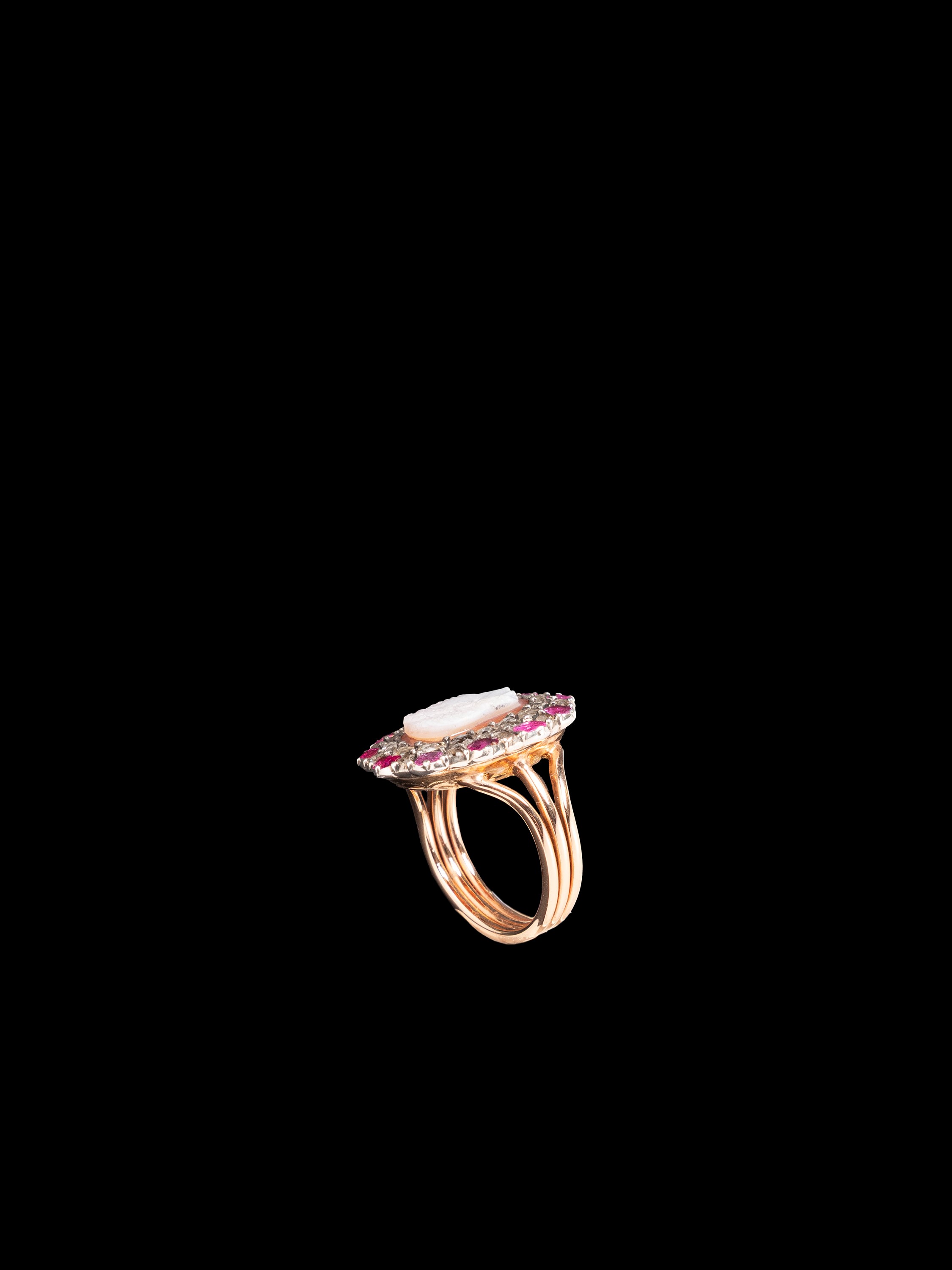 ANELLO IN ORO CON CAMMEO
