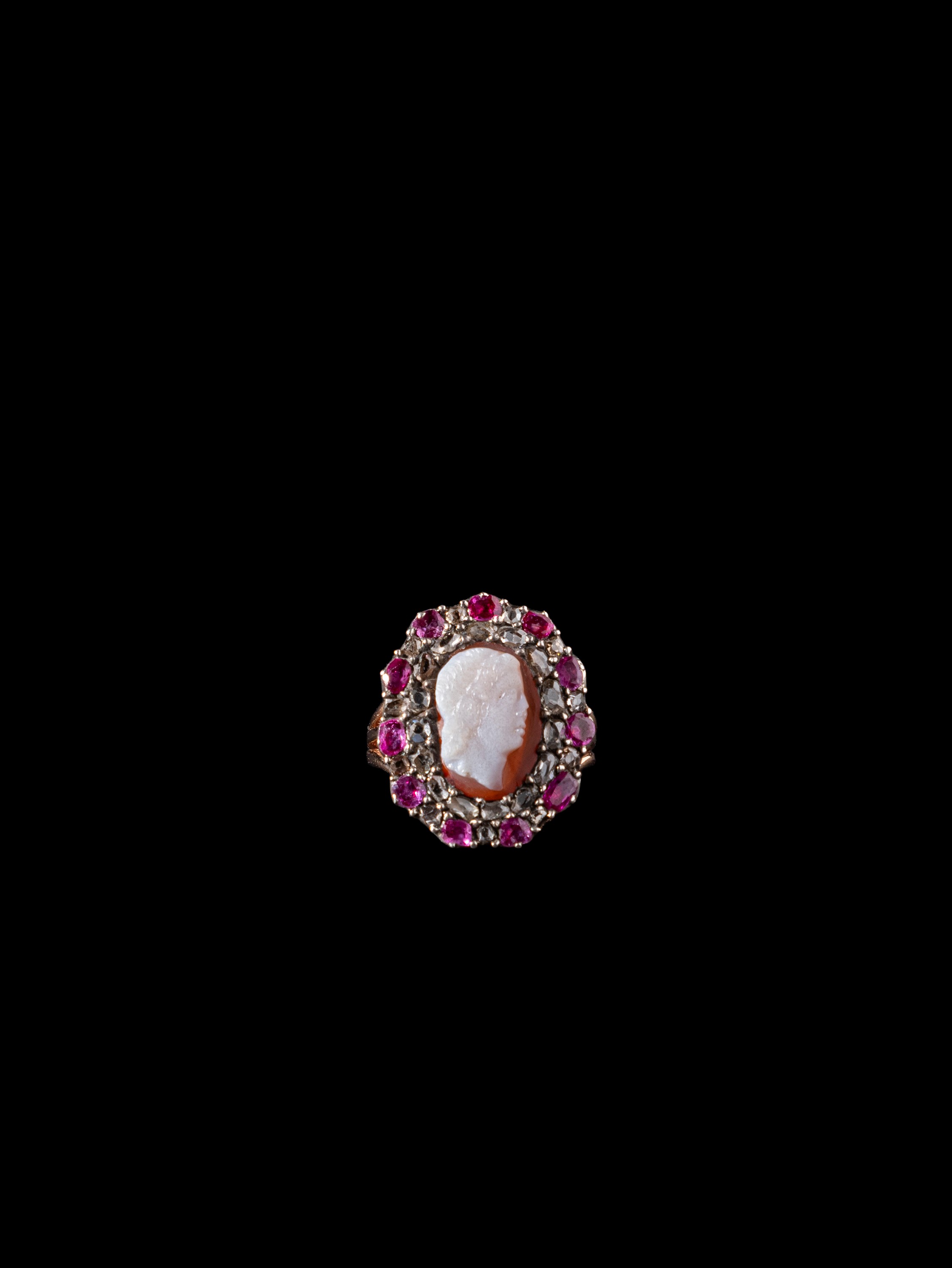 ANELLO IN ORO CON CAMMEO