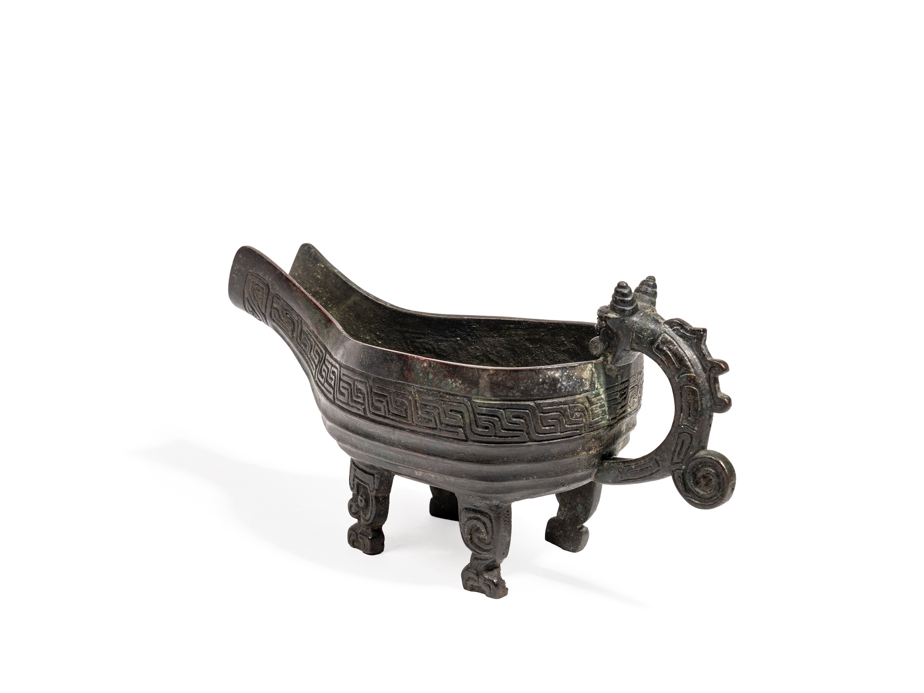 Cina (dinastia Ming o posteriore), Versatoio rituale in bronzo, stile Yi