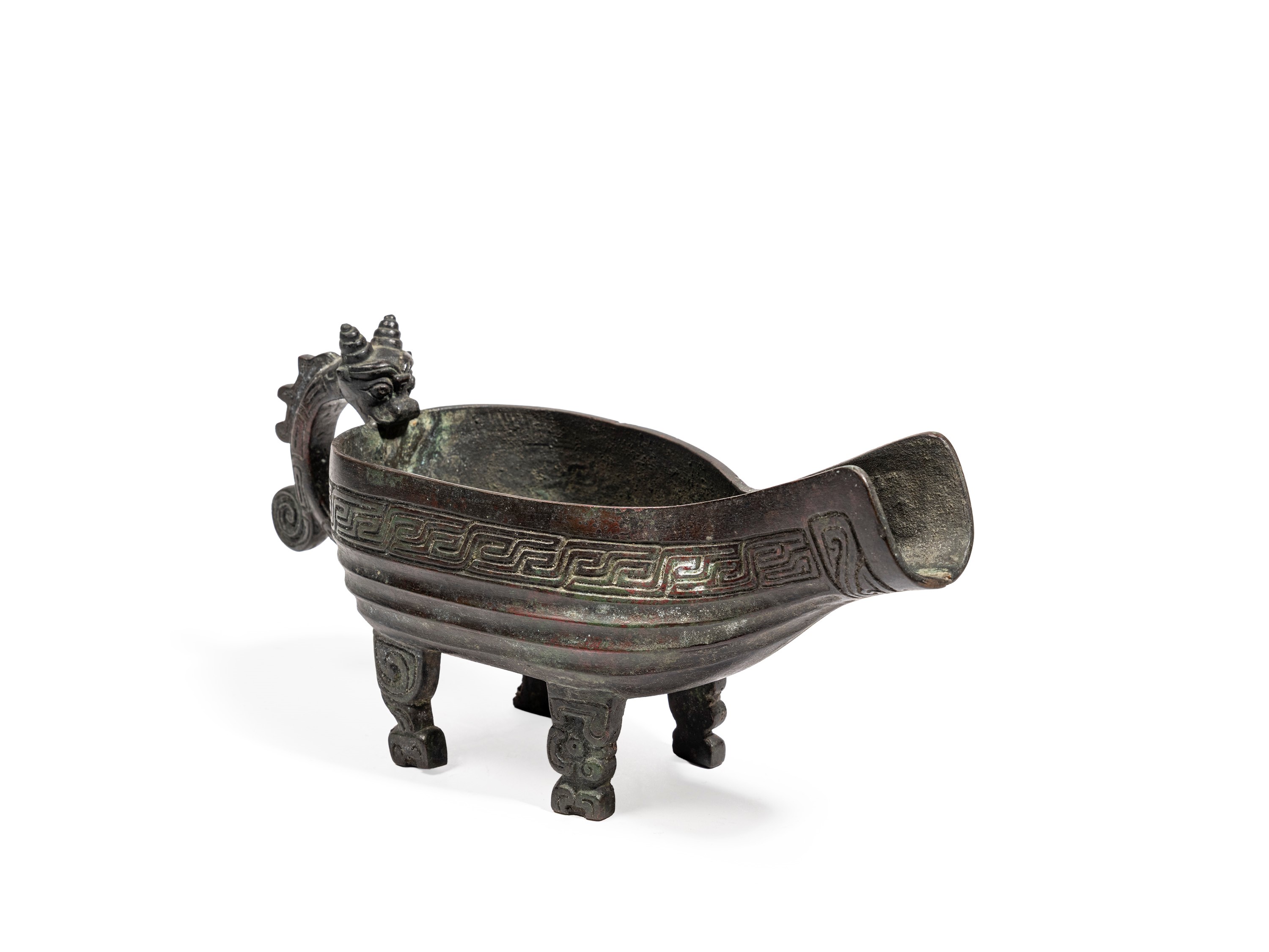 Cina (dinastia Ming o posteriore), Versatoio rituale in bronzo, stile Yi