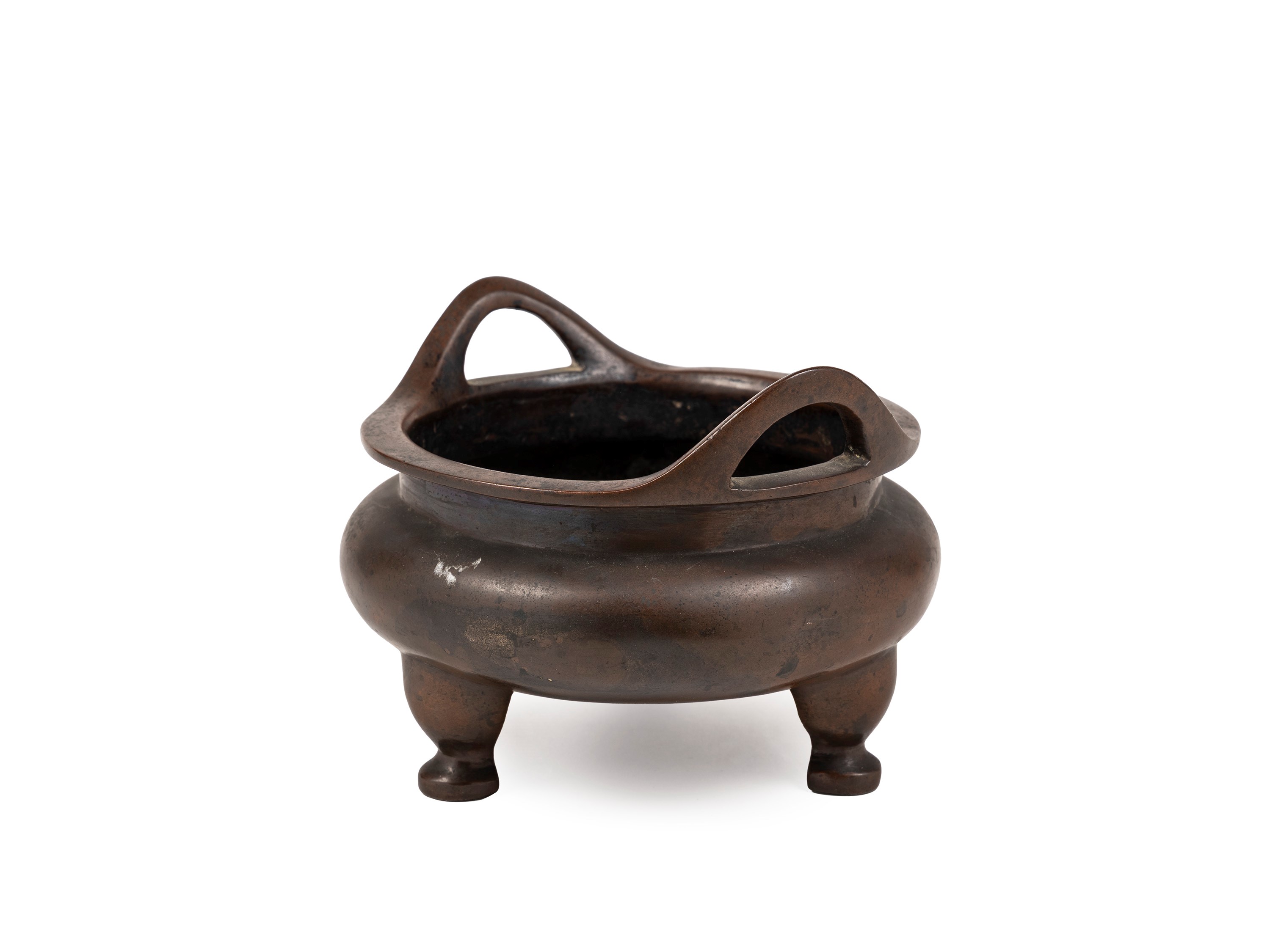 Cina, Incensiere tripode in bronzo a smalto brunito e marchio apocrifo Xuande