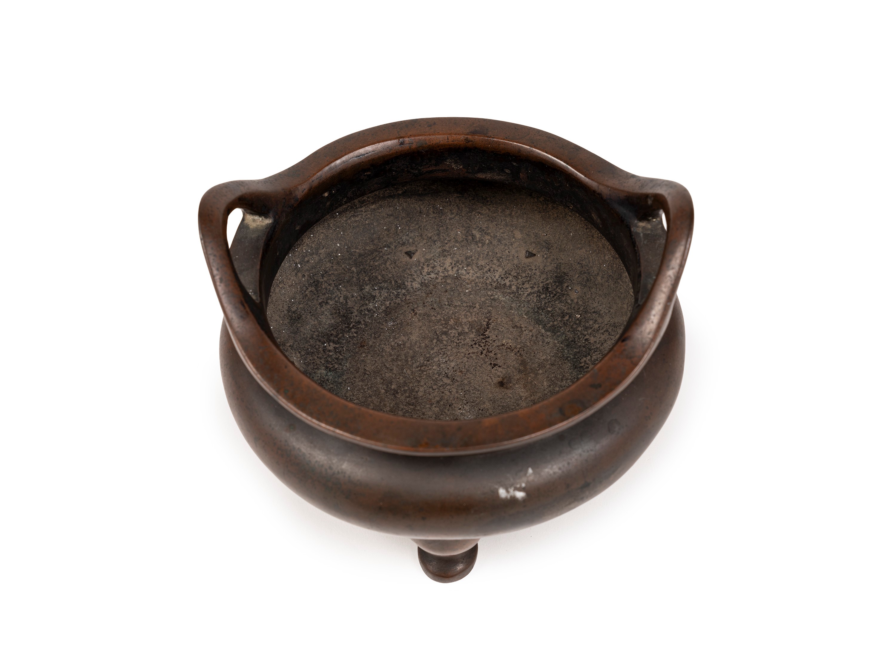 Cina, Incensiere tripode in bronzo a smalto brunito e marchio apocrifo Xuande