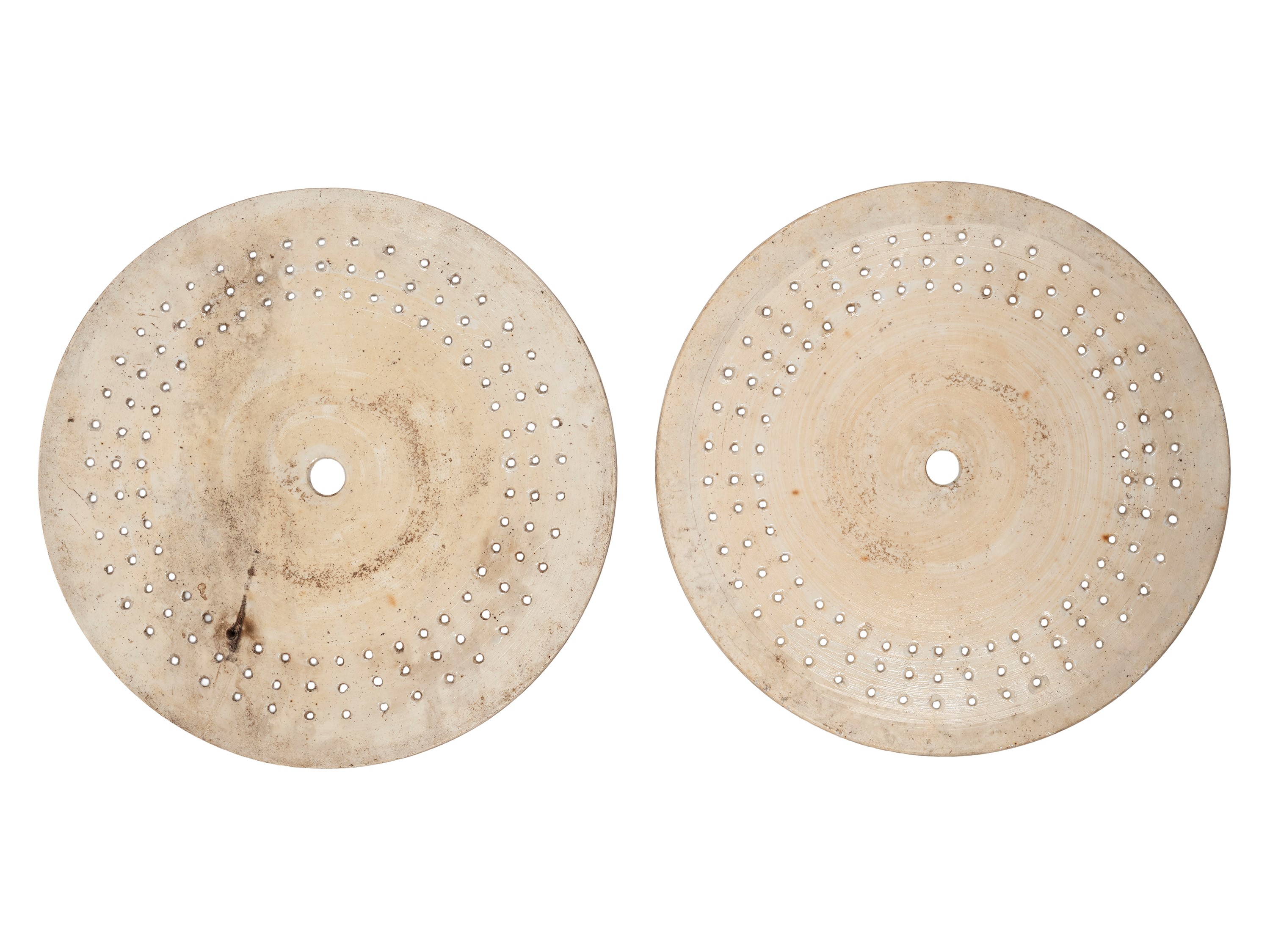 Coppia di scolatoi, porcellana bianca e blu, Cina, dinastia Qing (XVII/XVIII secolo)