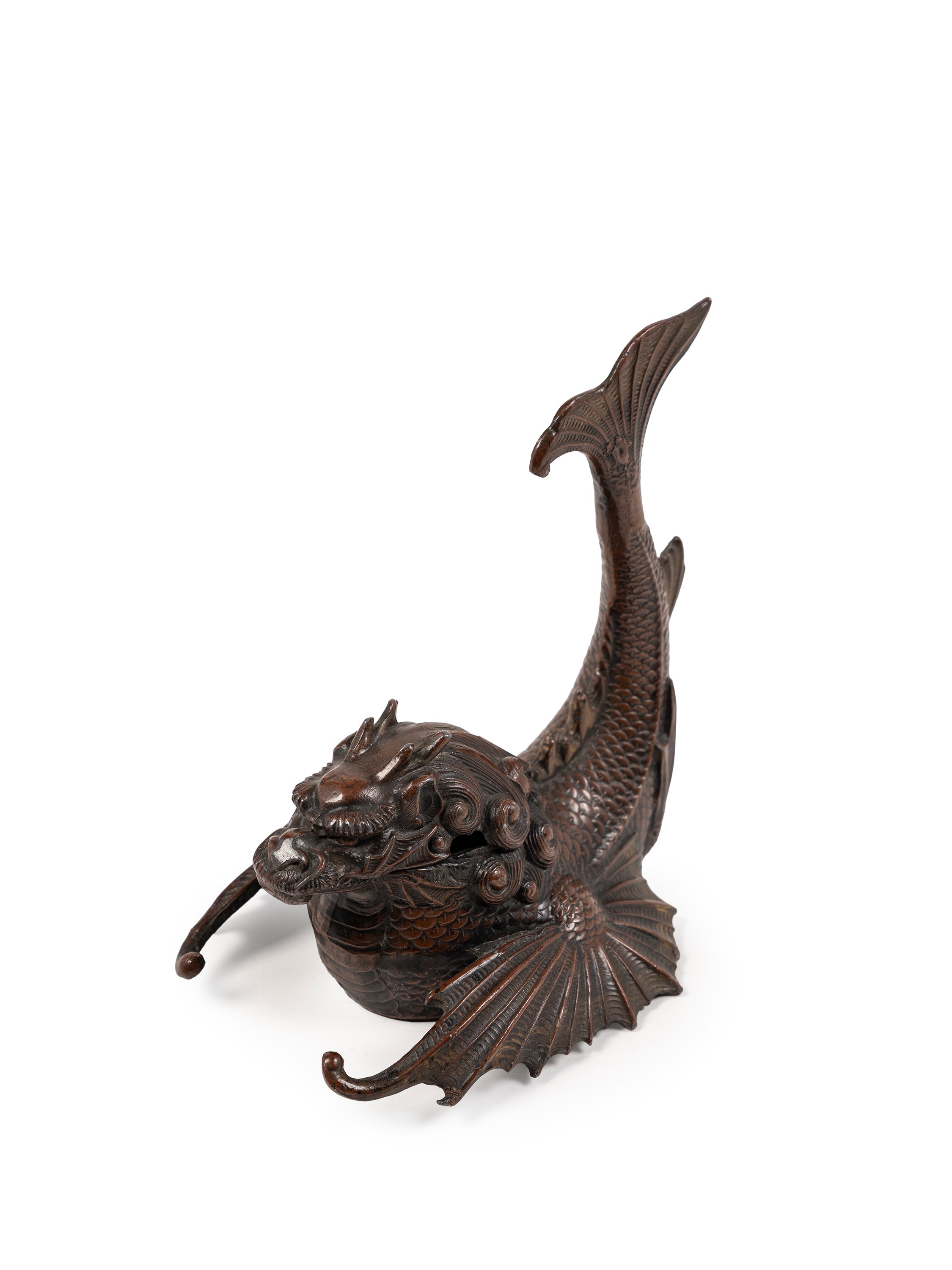 Giappone (periodo Meiji), Okimono in bronzo a forma di calamaio raffigurante un pesce drago