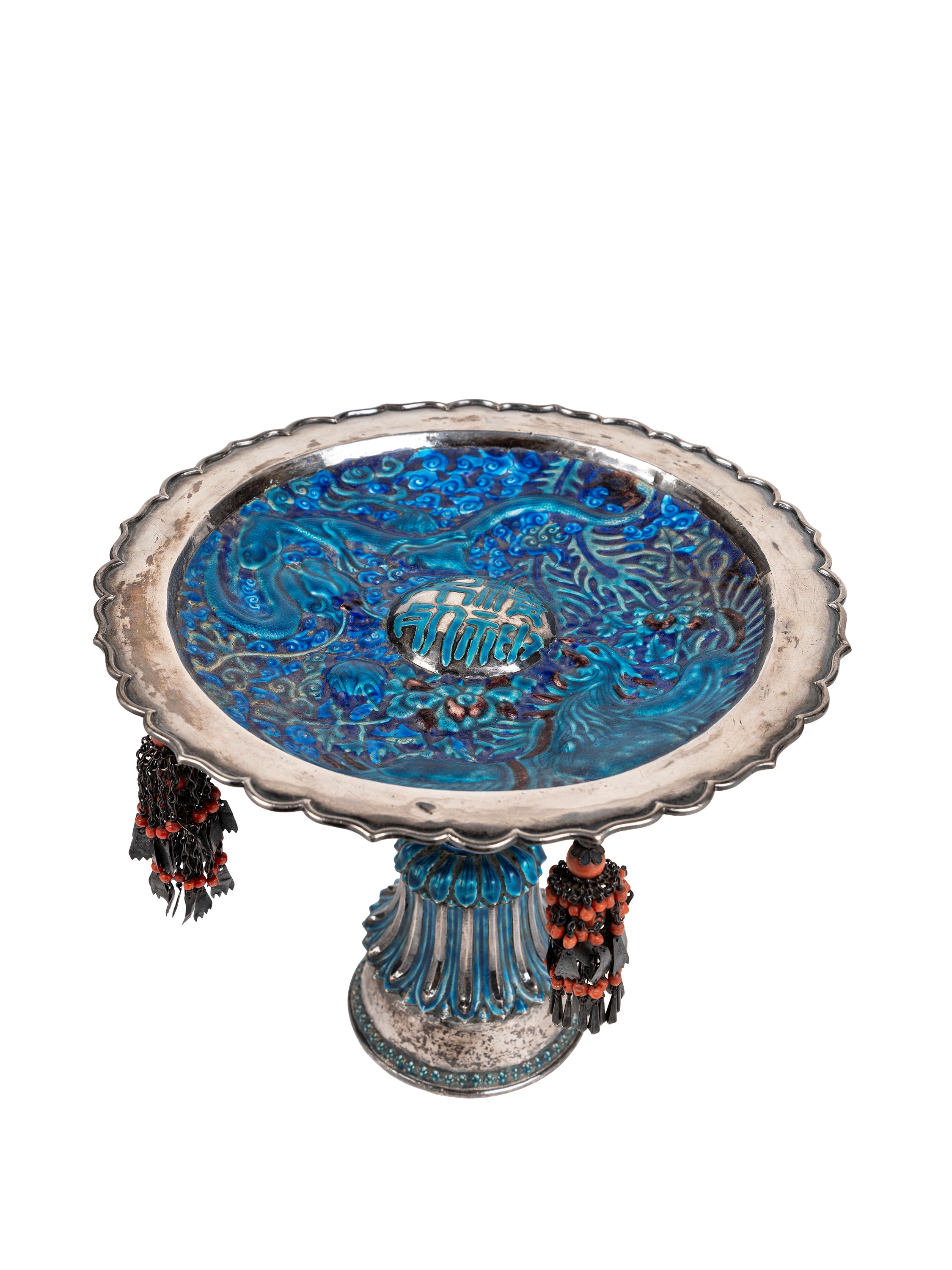 Alzata in argento smaltato, decorazione a sbalzo con drago e fenice (Tibet, XIX secolo)