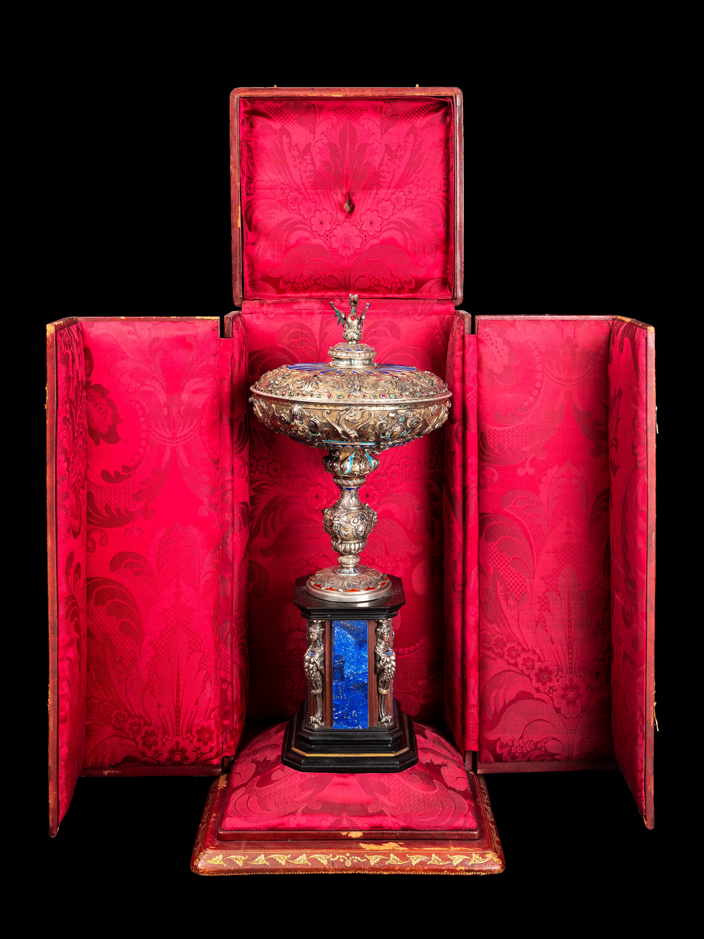 IMPORTANTE COPPA IN ARGENTO E SMALTI