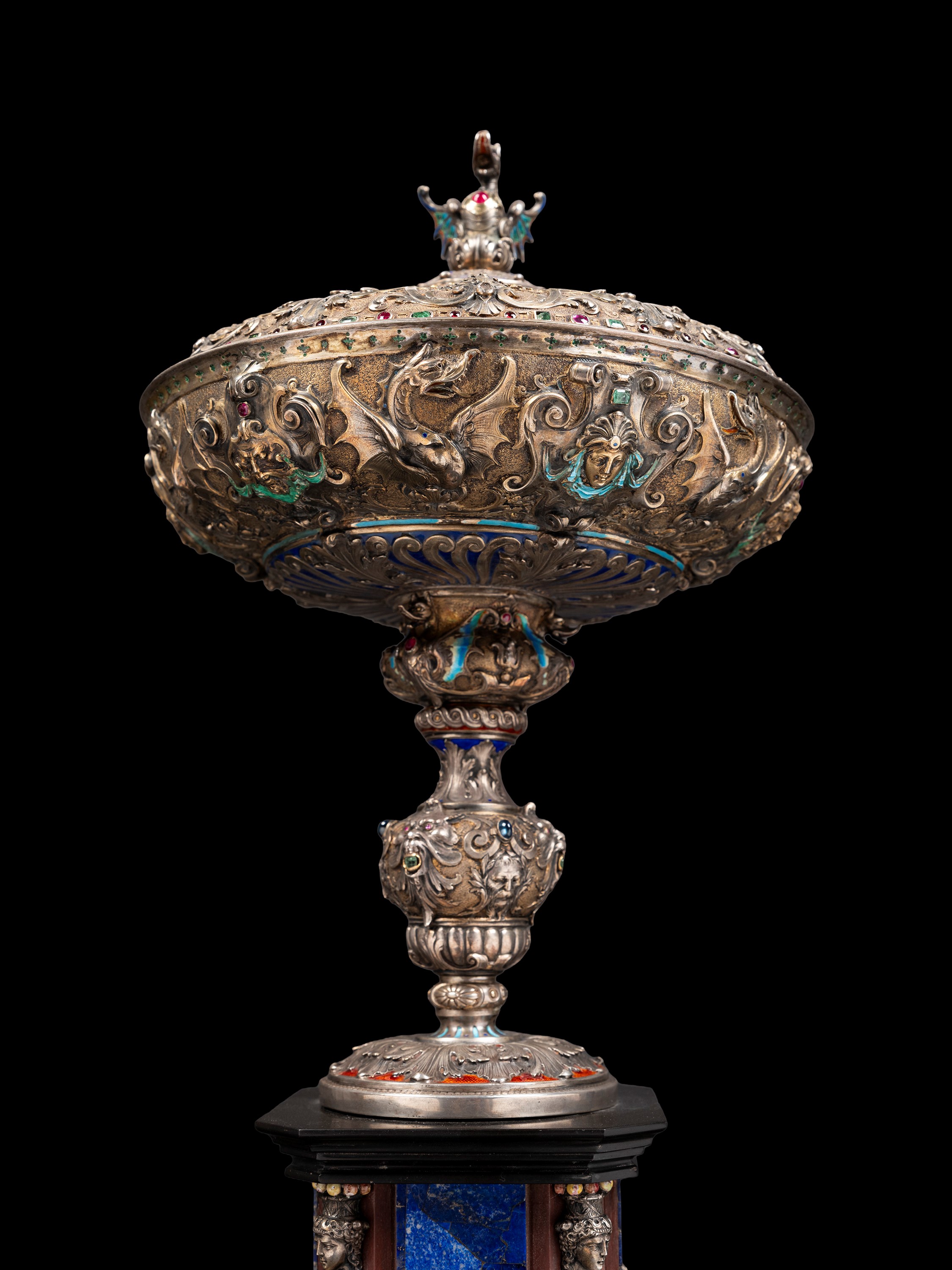 IMPORTANTE COPPA IN ARGENTO E SMALTI