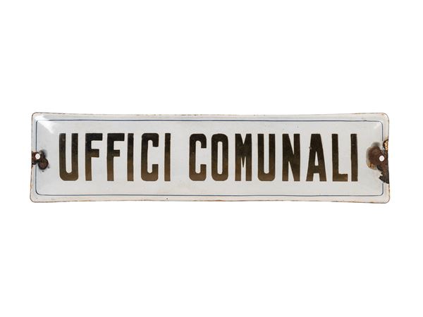 1930s SIGN, ENAMELLED IN BLACK AND WHITE: TOWN HALL.