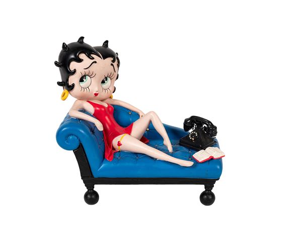 A RESIN BETTY BOOP COLLECTIBLE FIGURINE