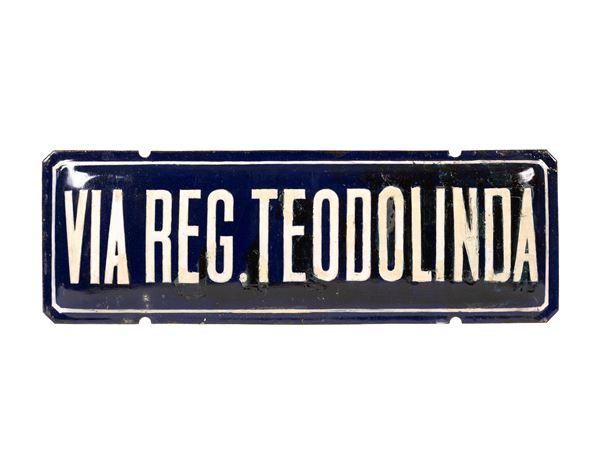 EARLY 20th CENTURY STREET SIGN