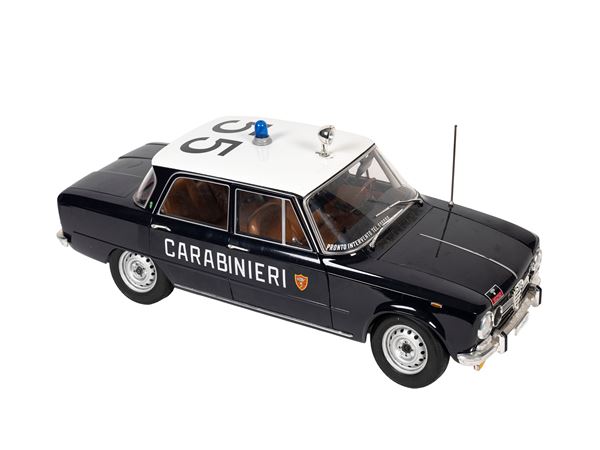 SCALE 1:8 COLLECTIBLE MODEL OF THE 1976 ALFA ROMEO GIULIA SUPER CARABINIERI
