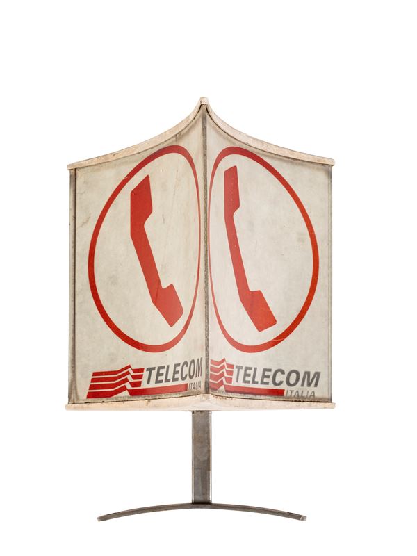TELECOM ITALIA THREE-SIDED SIGN