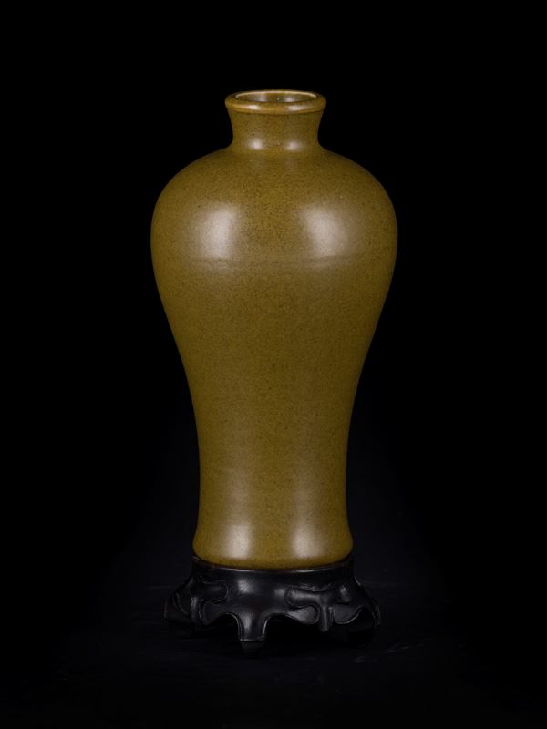 A 'TEA DUST'-GLAZED MEIPING