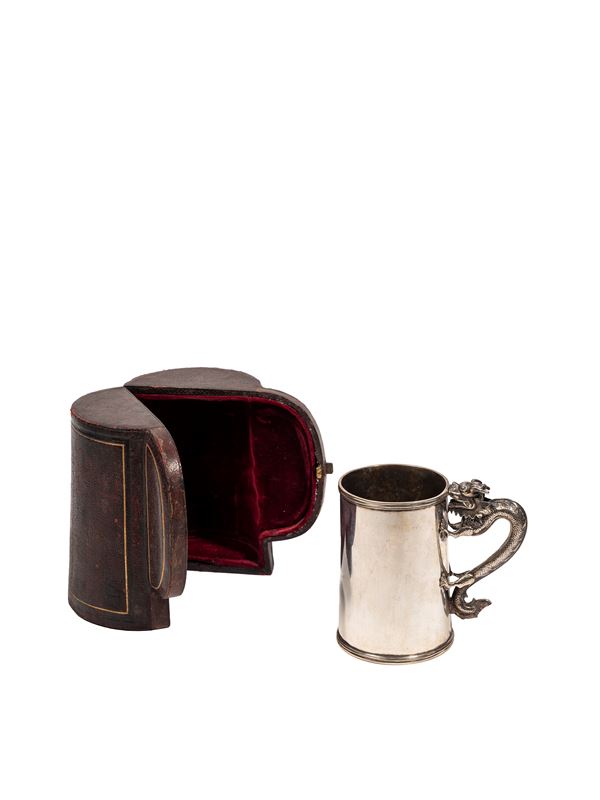 A SILVER TANKARD WITH ITS ORIGINAL BOX