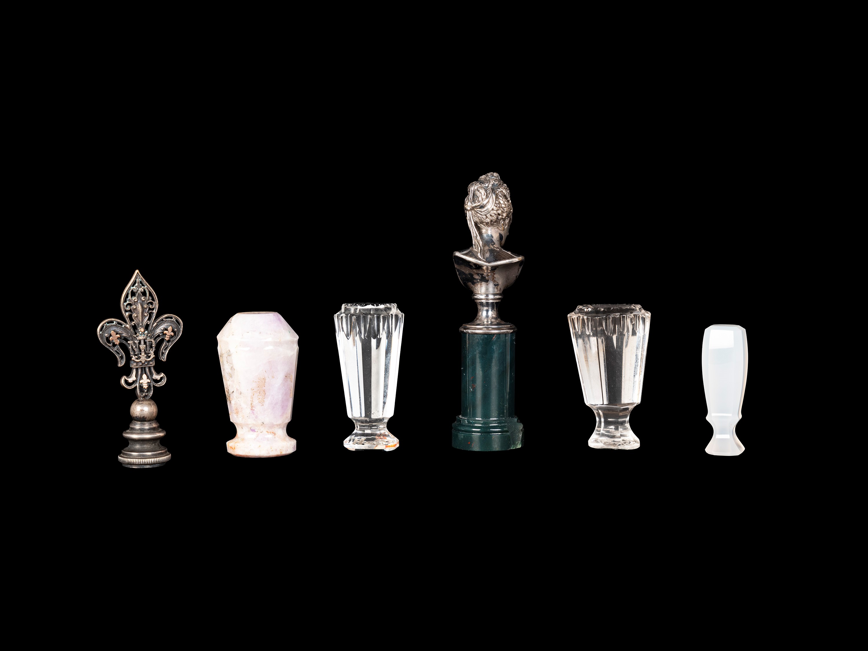 COLLEZIONE DI SEI SIGILLI IN PIETRA DURA E METALLO