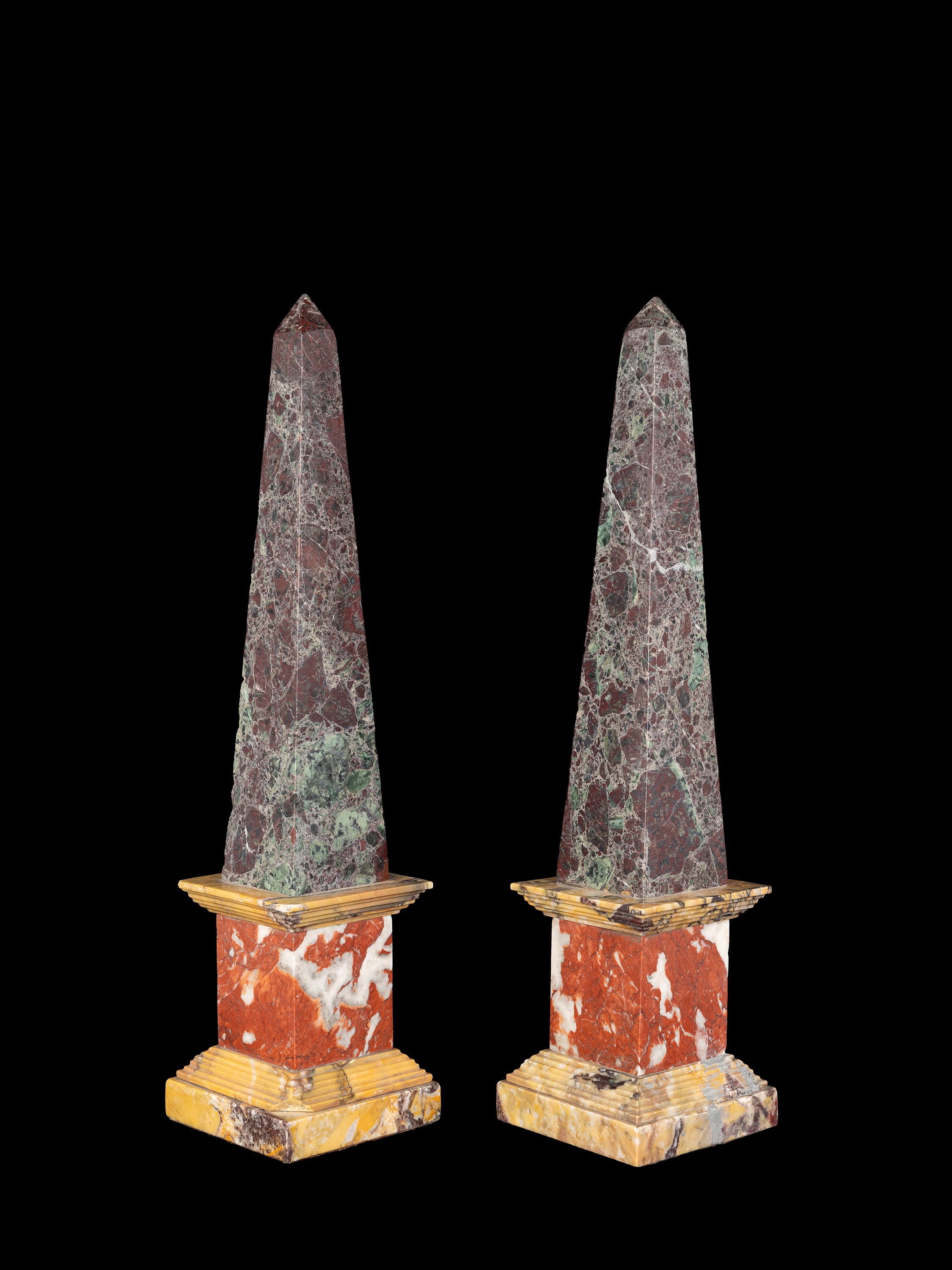 Coppia di obelischi in marmo, Roma, XIX secolo