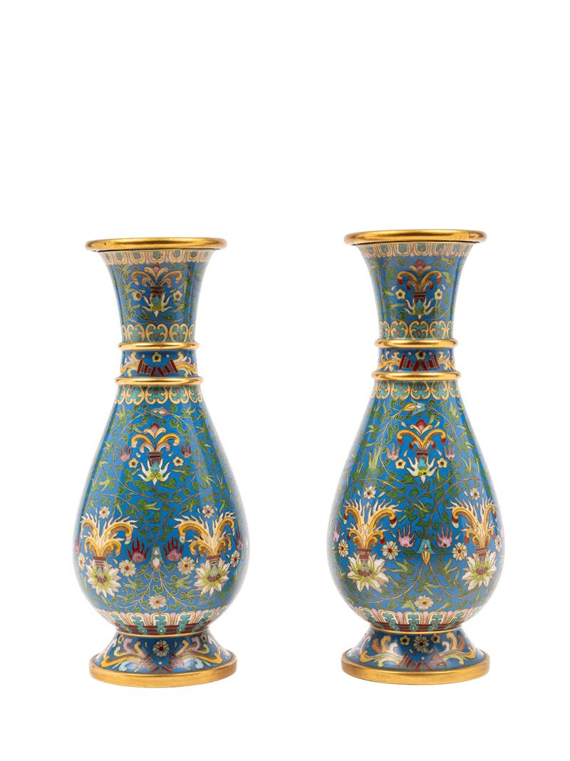 Coppia di vasi cloisonné, Cina, XX secolo