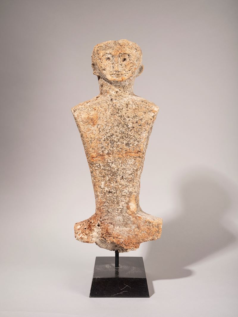 STATUA ANCESTRALE IN CORAL STONE (FONDO LACUSTRE)