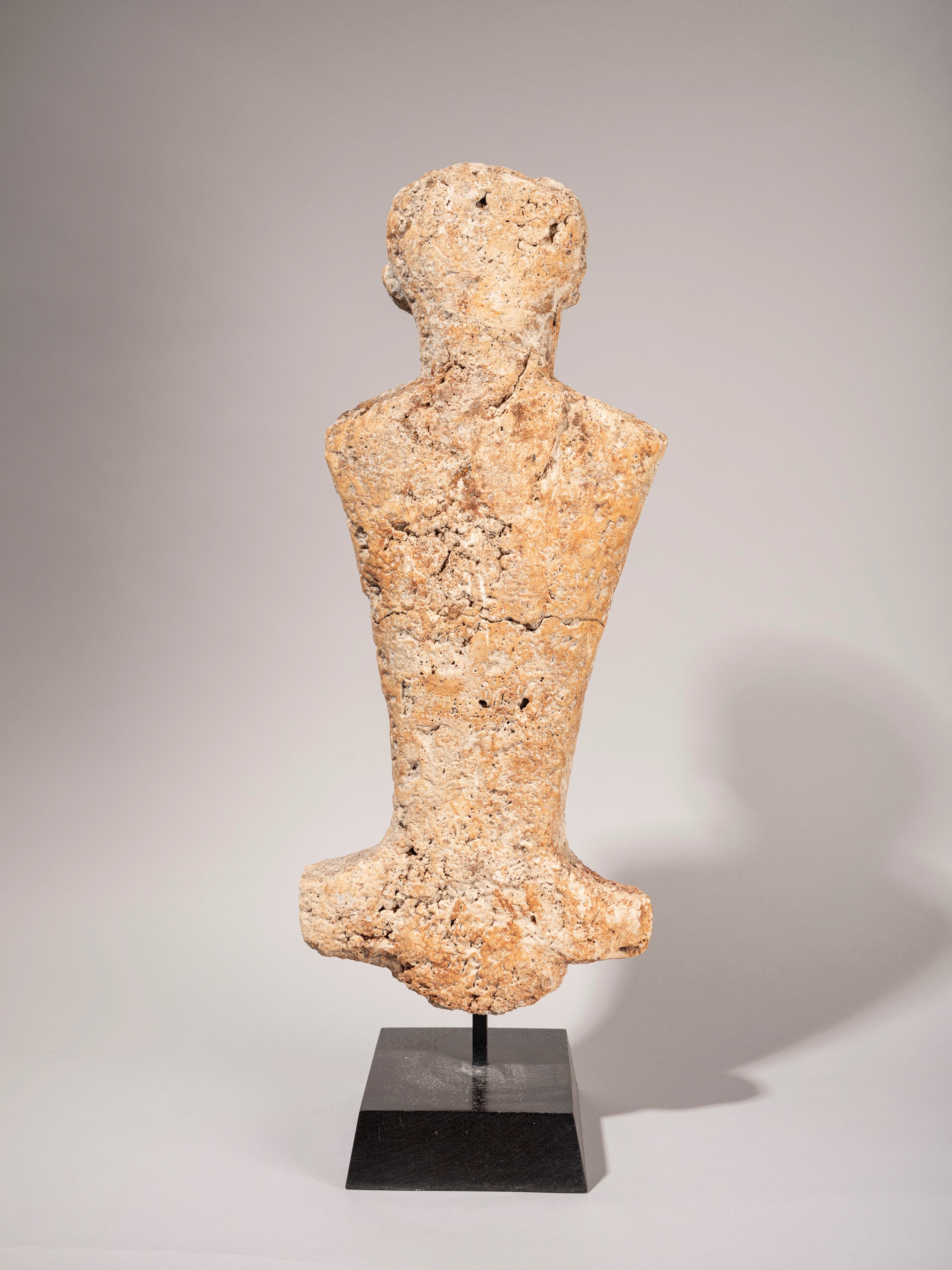 STATUA ANCESTRALE IN CORAL STONE (FONDO LACUSTRE)