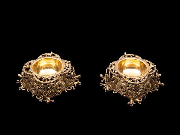 COPPIA DI SALIERE IN ARGENTO DORATO