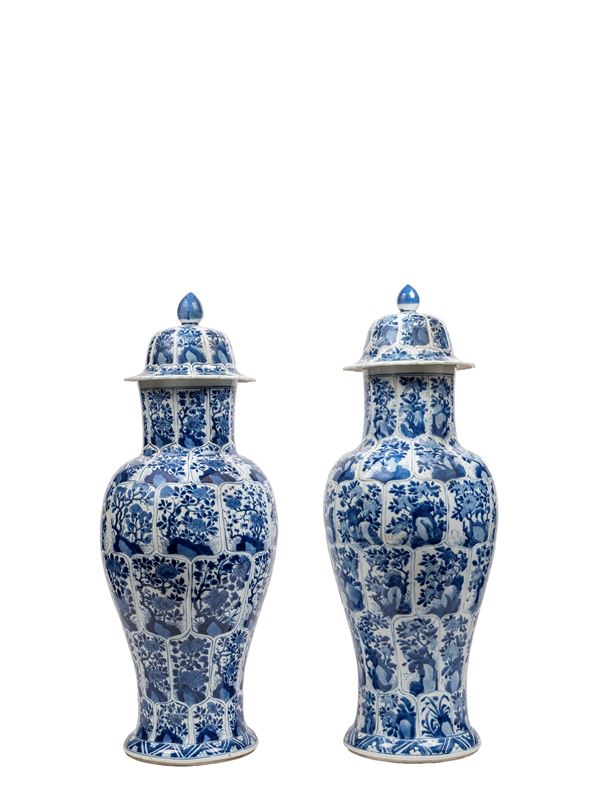 A PAIR OF LARGE BLUE AND WHITE BALUSTER-SHAPED PORCELAIN VASES