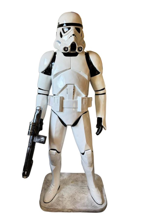 A LIFE-SIZE RESIN FIGURE OF A STAR WARS STORMTROOPER SOLDIER.