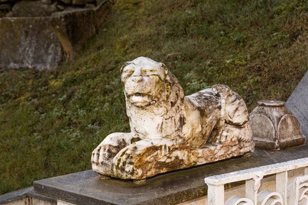 §COPPIA DI LEONI IN MARMO