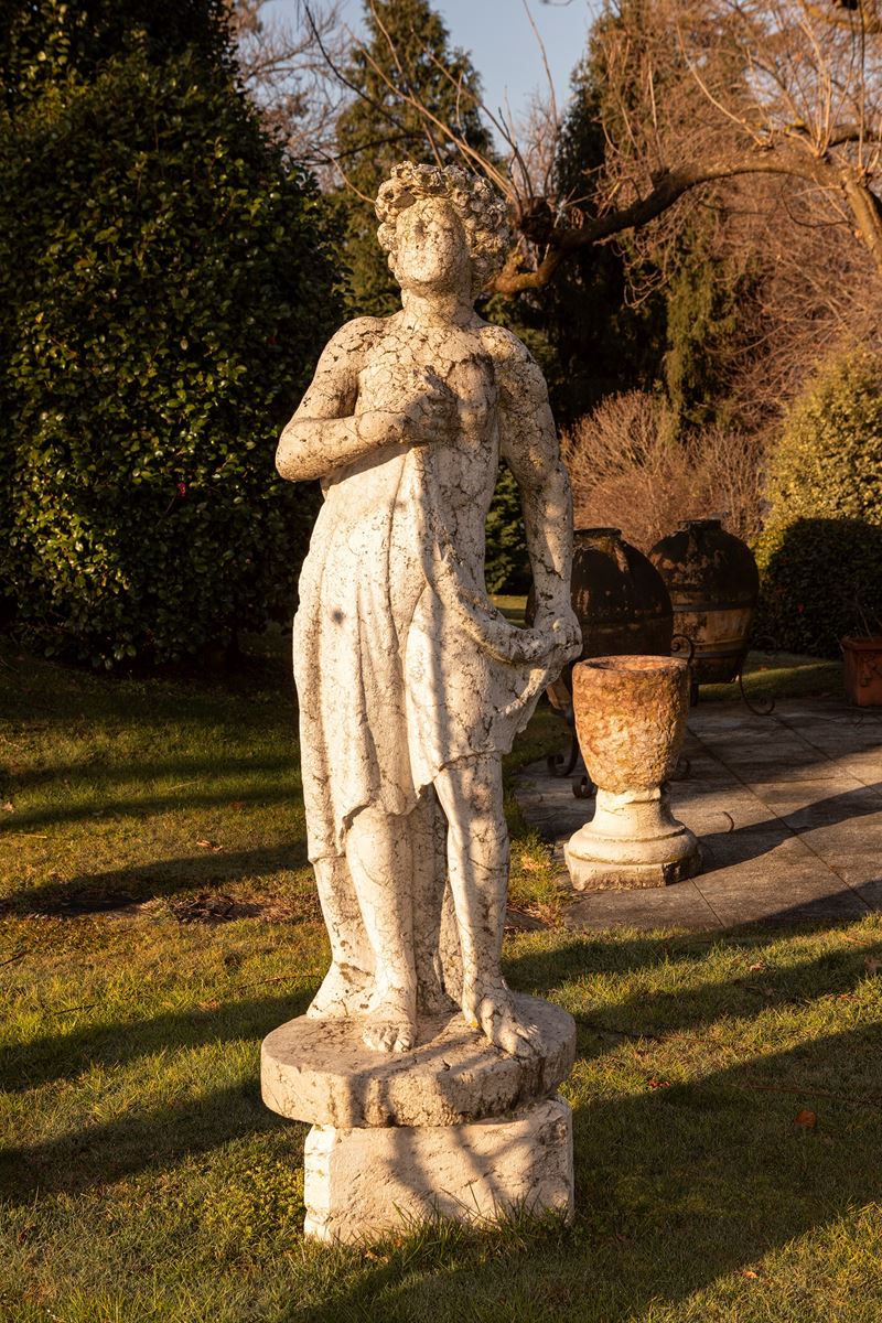§SCULTURA IN PIETRA D'ISTRIA RAFFIGURANTE DAMA