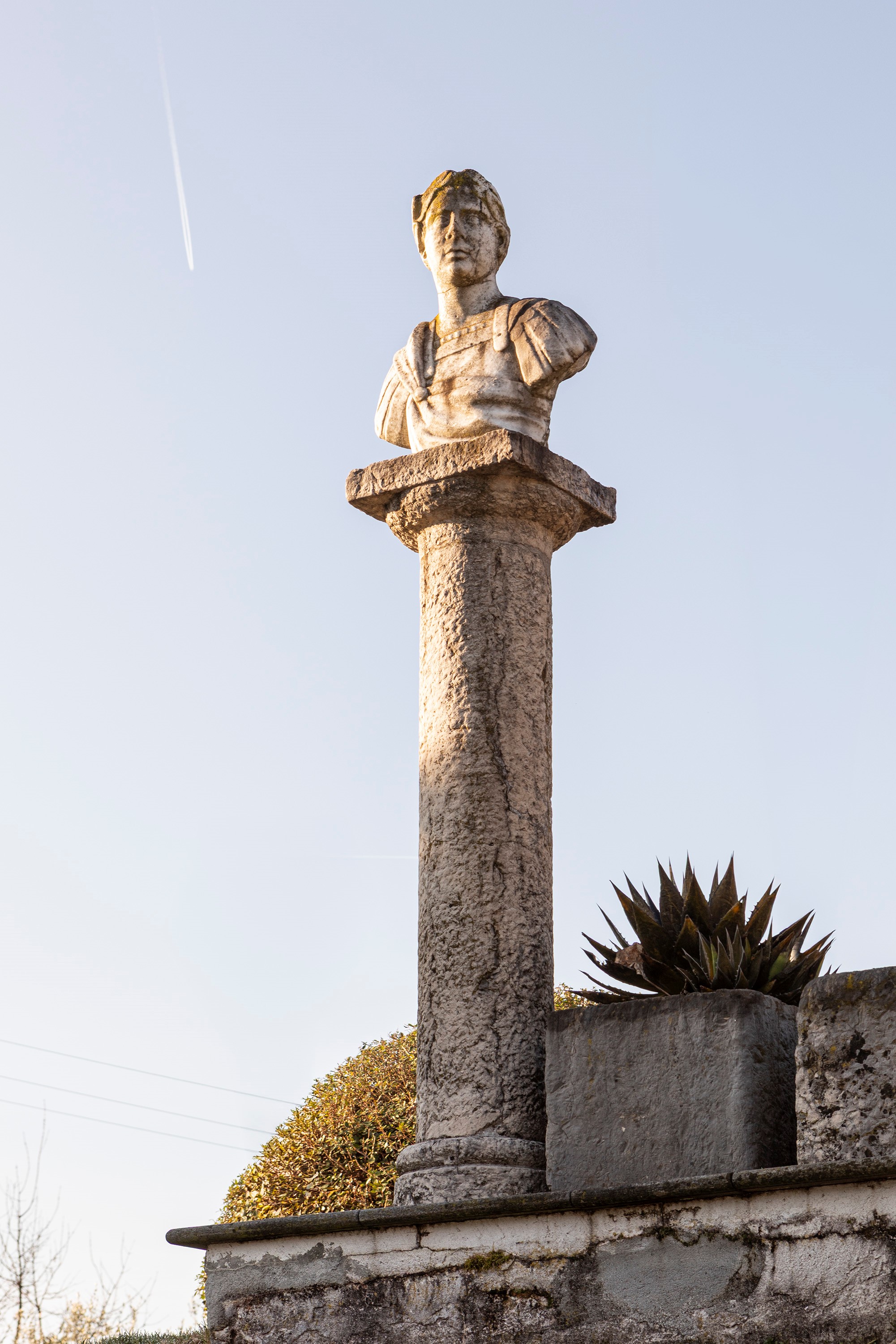 §QUATTRO BUSTI NEOCLASSICI IN MARMO